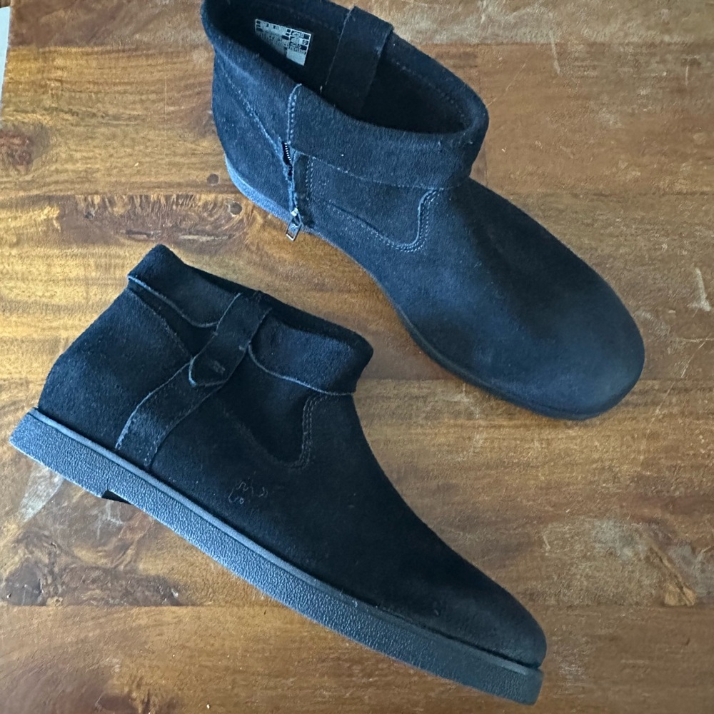 UGG Josefene Cuff Suede Ankle Black Boots 1130525, Size 9.5 NWOB